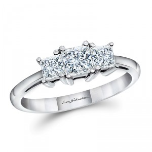3 STONE PRINCESS RING - Standing