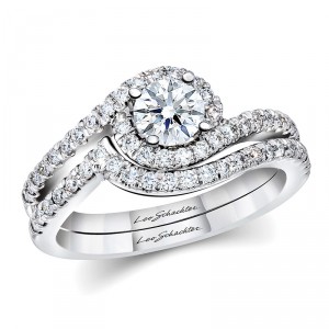 Round Halo Ring Set - Standing